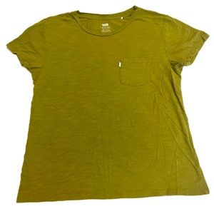 Levi’s shirt - Medium